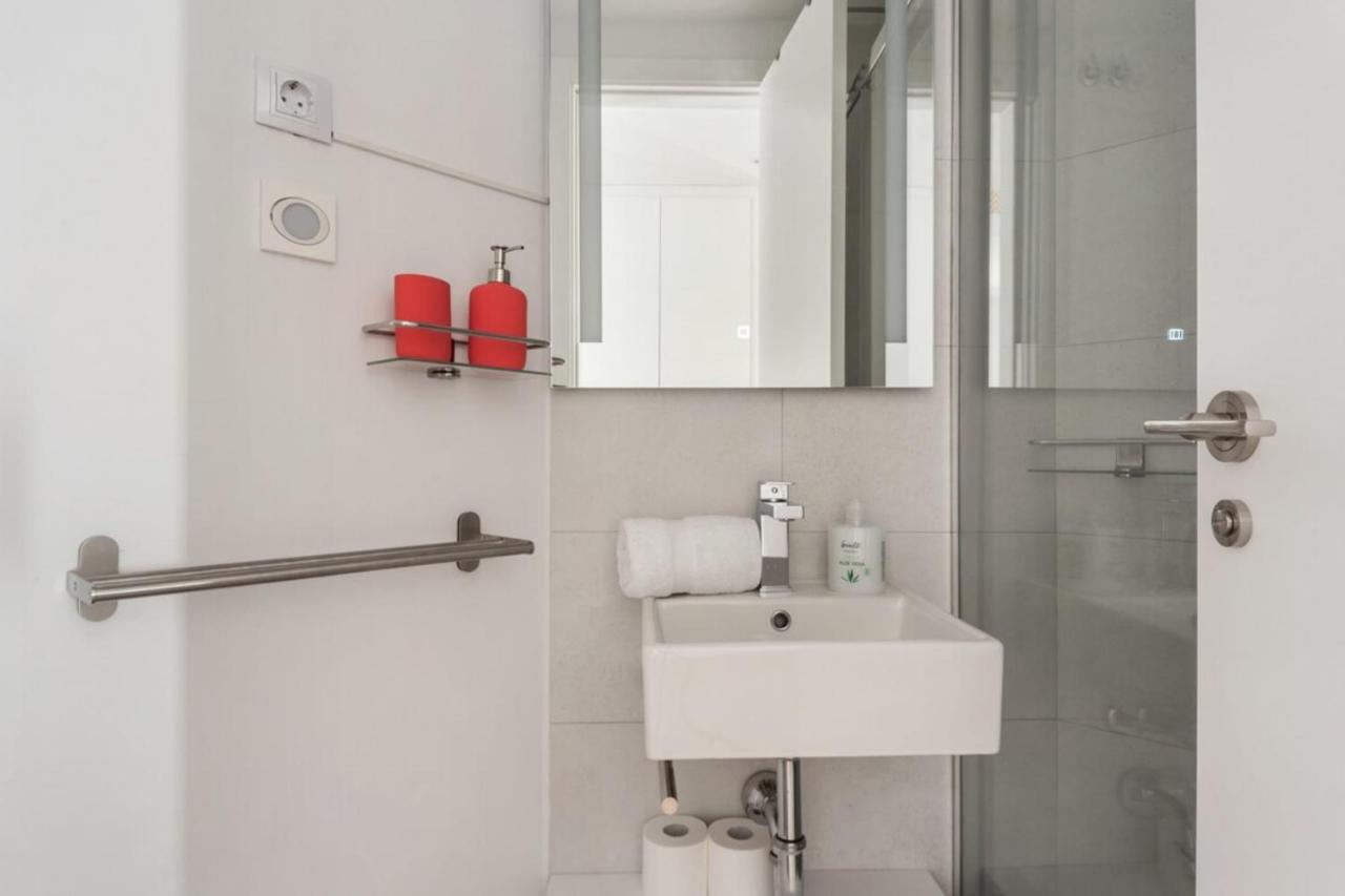 Incredible Design 2 Bedroom Apartment In Centro Madrid Exterior photo