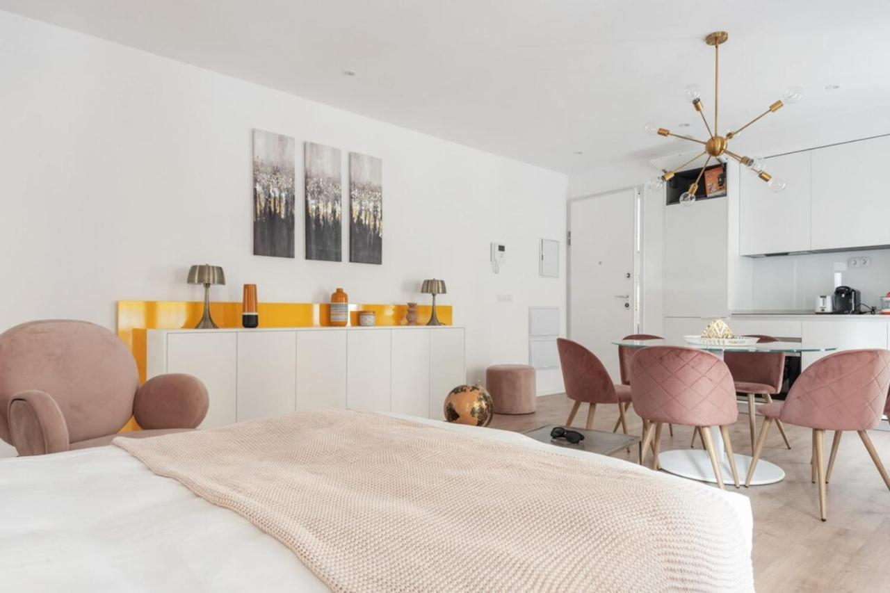 Incredible Design 2 Bedroom Apartment In Centro Madrid Exterior photo